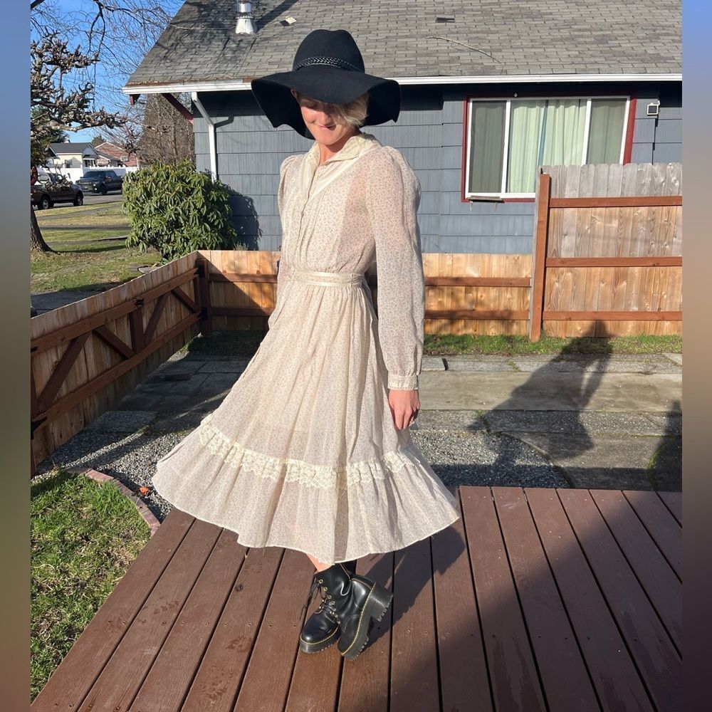 Gunne Sax Prairie Long Sleeve Midi Dress - Picture 2 of 16